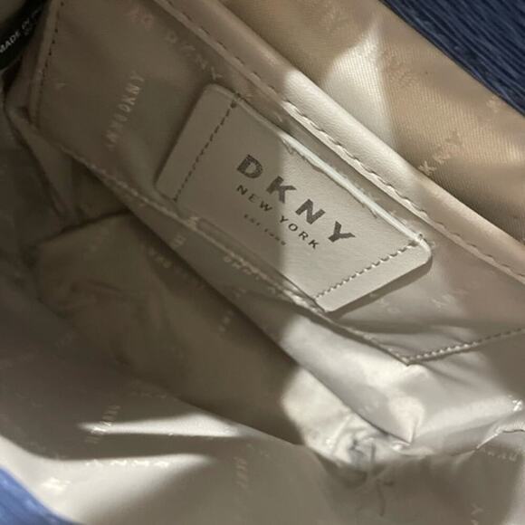 DKNY MINI BACKPACK CROSSBODY BAG LEATHER NAVY BLUE VERSATILE AESTHETIC - Picture 10 of 12